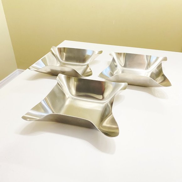 Oneida Square Stainless Steel Platters Set of 3 - Picture 8 of 9